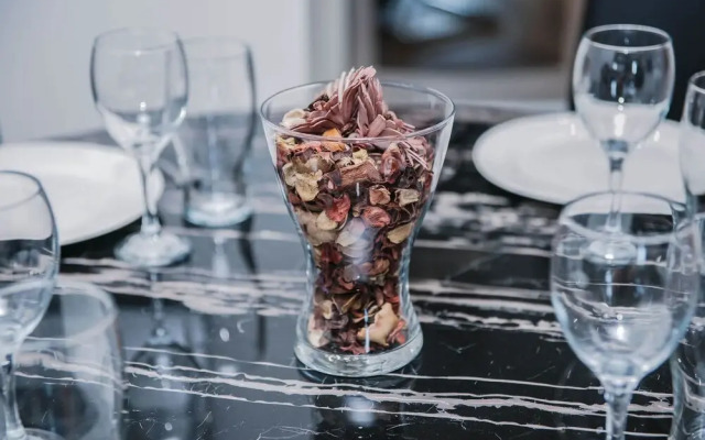 Riverside 2 Bed Apartment