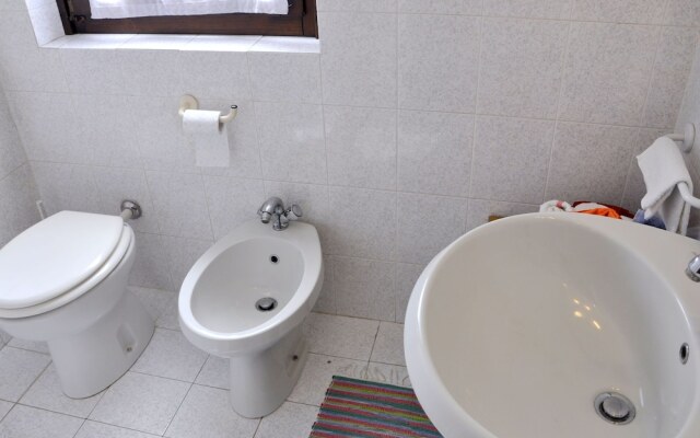 Newly Renovated Holiday Home With Scenic Hill-view