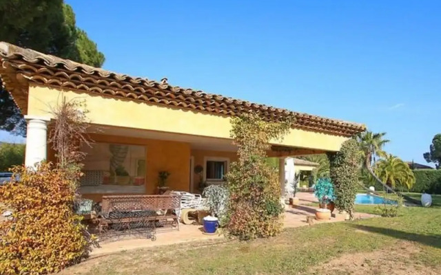 Vibrant Holiday Home With Private Pool