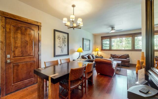 Luxury 2 Bedroom Ski in, Ski out Condo in Breckenridge with Shared Pool, Hot Tub, Arcade, and Bar