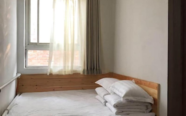 Manhong's Private Courtyard – Guest Rooms – Beijing