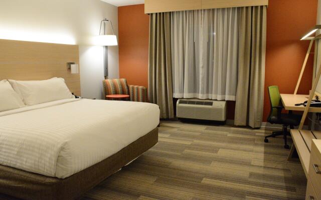 Holiday Inn Express & Suites Lexington Park-California, an IHG Hotel