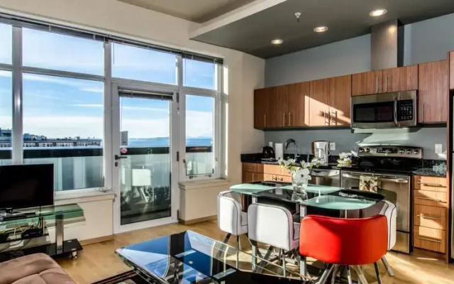 Space Needle Apartment