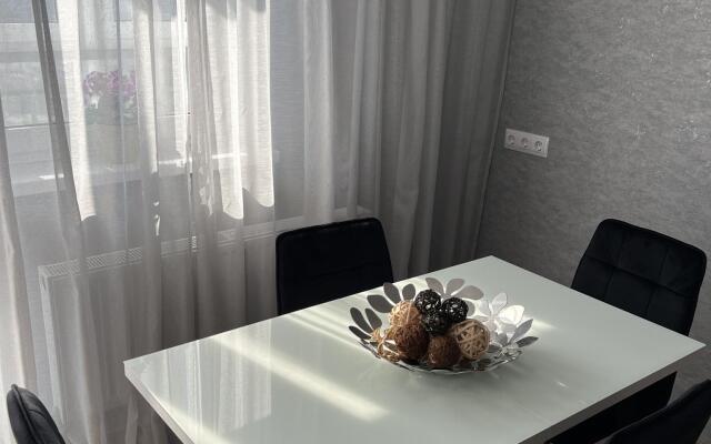 Пять звезд Кассиопеи на улице Мечникова 37