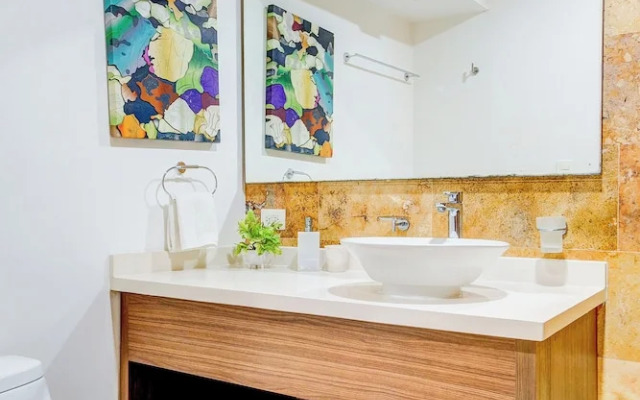 Shore Condos 2 blocks to the beach