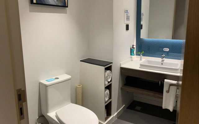 Holiday Inn Express Shanghai Kangqiao by IHG