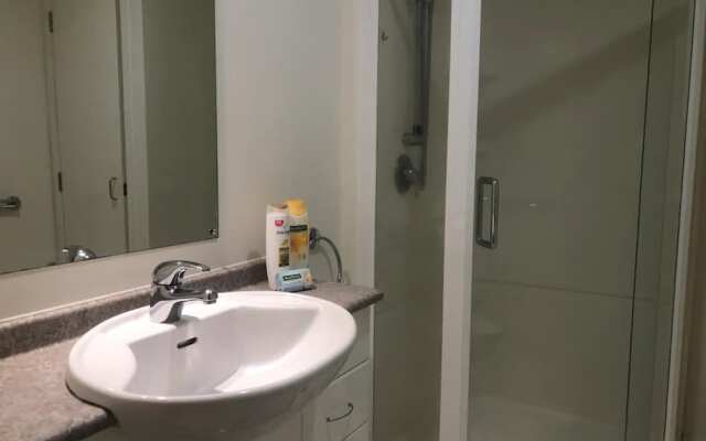 Spacious 2BR Near Westfield Newmarket