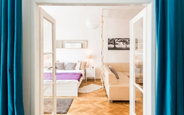 U Nemocenske pojistovny apartment