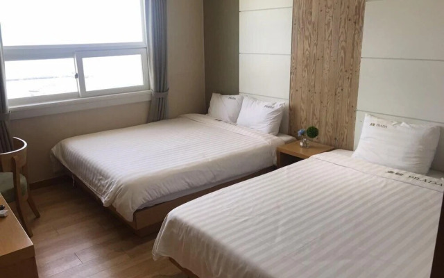 Prada Hotel & Pension