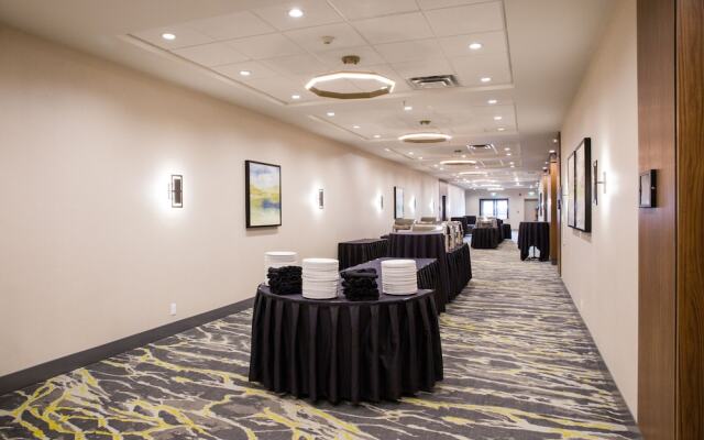 Holiday Inn Hotel & Suites Calgary South Conference Ctr