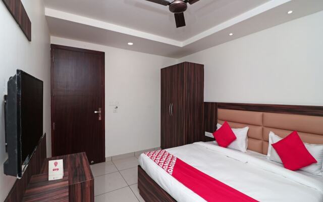 OYO 15116 Woods Inn