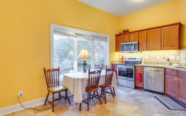 Scenic Studio w/ Dock Access in Fayetteville!