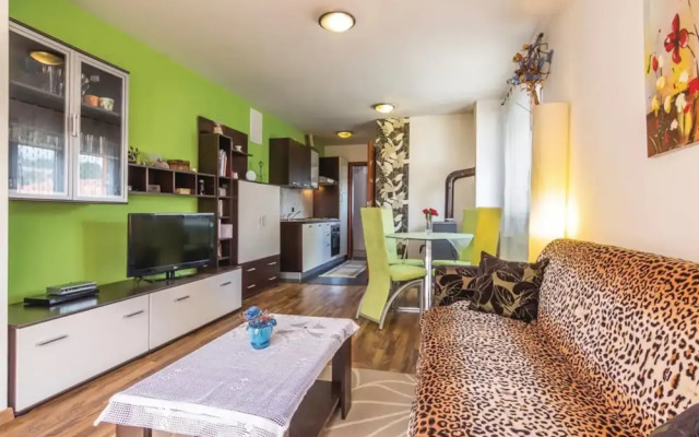 Holiday House with Pool Marika