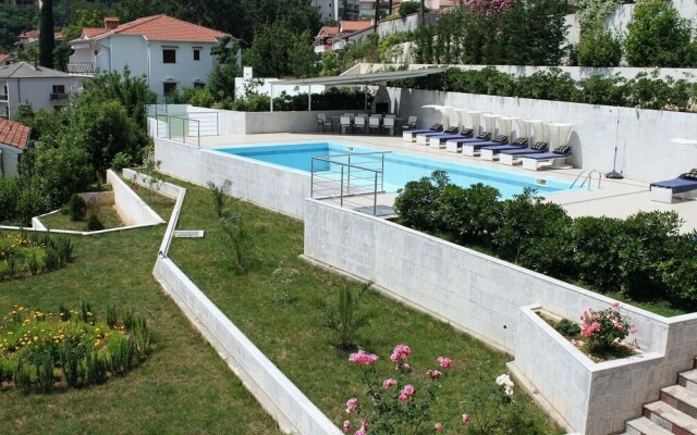 "luxury Apartment in Opatija for 8 People With Pool and Silk Bedding"