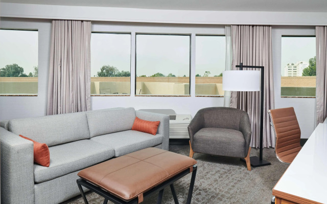 DoubleTree by Hilton Fullerton