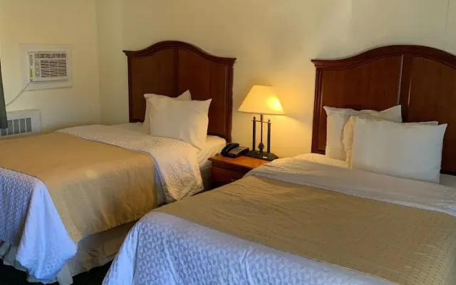American Inn Lee