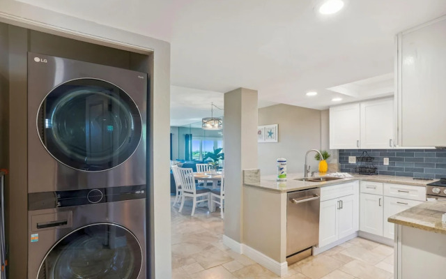 Land's End 7-203 Beach Front - Premier