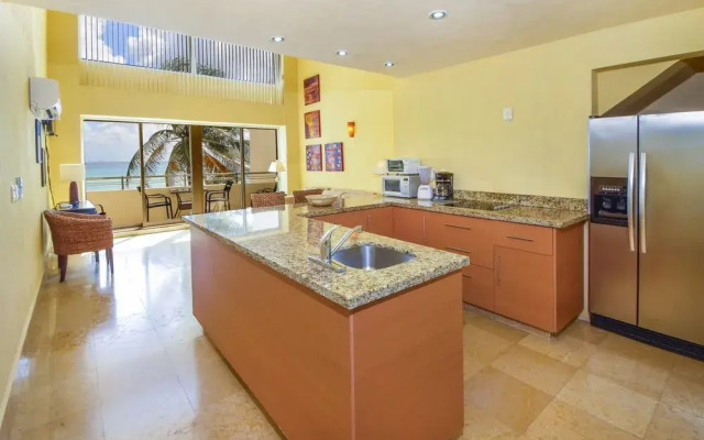 Ocean Plaza 11 by Praia