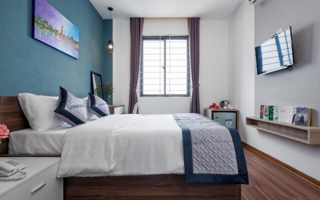 Zoneland Apartments Lavender95