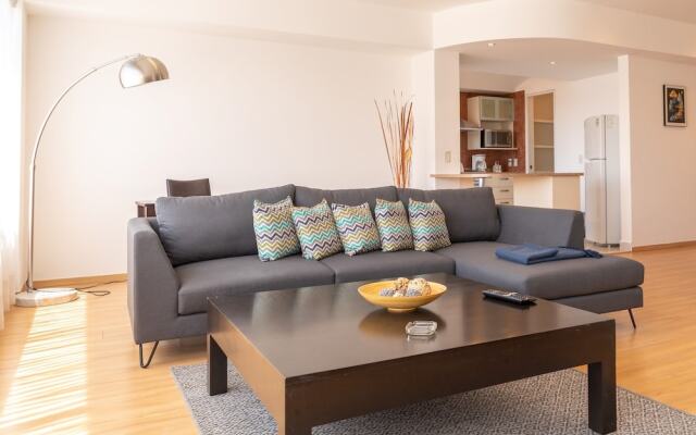 Relax From a Busy City in a Quiet Place @Magna Residencial-Santa Fe-902