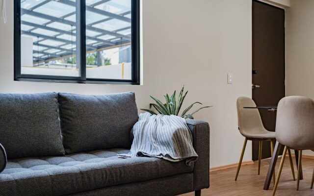 Mariano Escobedo Apartments by VH