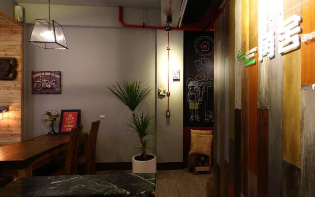 Corner House - Hostel