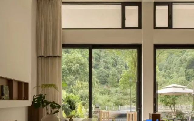 Yandang Mountain Wild Flower Homestay – Balcony – Wenzhou