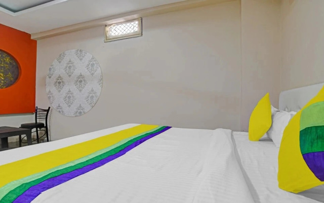 Hotel White House by OYO Rooms