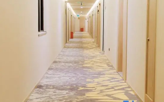 Chengdu Manju  Hotel ( West Railway Station Qingyang Wanda Branch)