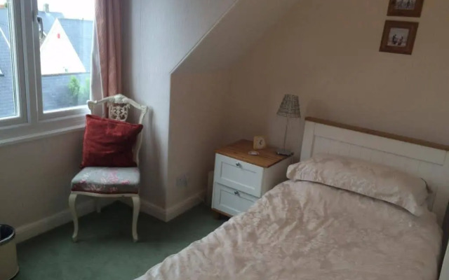 Hillcrest House Bed & Breakfast