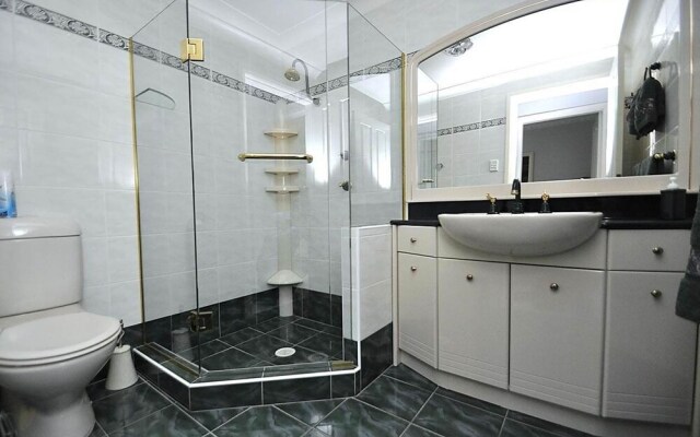 Kingsford 12 Shaw Furnished Apartment