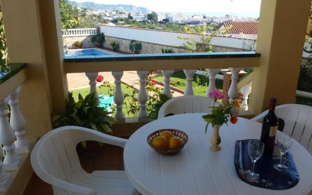 Villas Nerjazul - Villa Lola