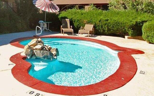 Comfort Inn at Ponderosa Pines