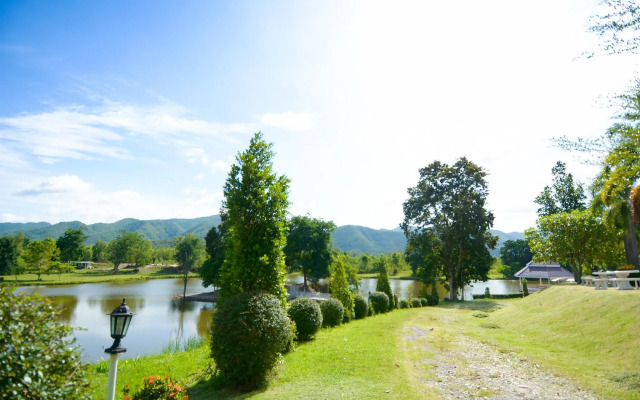 Tanaosri & Creekside Resort