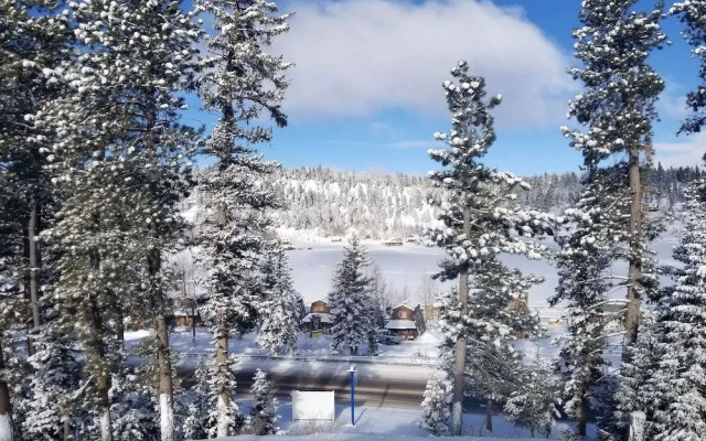 Duck Creek Village Inn