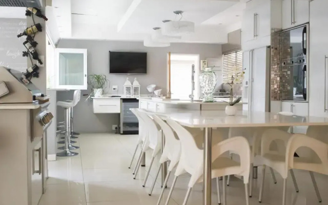 Luxury Upmarket Guesthouse 20 on 4th