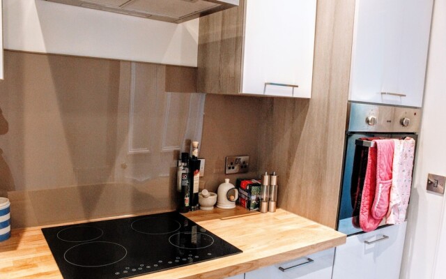 Modern Arthurs Seat Apartment
