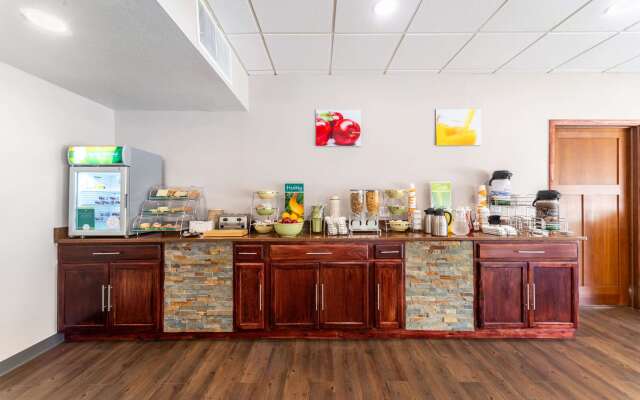 Quality Inn & Suites Vandalia near I-70 and Hwy 51