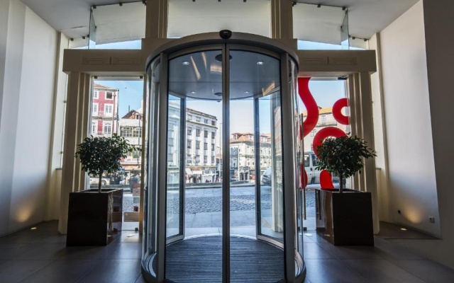 Moov Hotel Porto Centro - Image 2