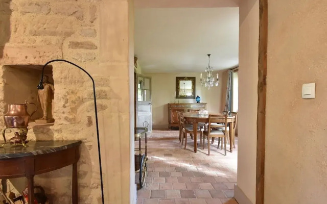 Luxurious Mansion in Castle Grounds in Lantheuil