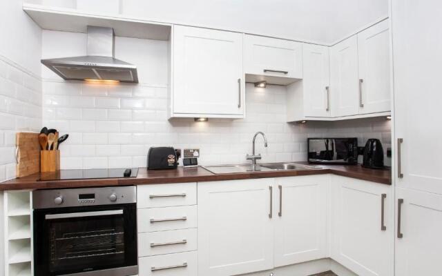 Apartment 4 The Keyes- Stunning & Stylish Apartment With Free Parking