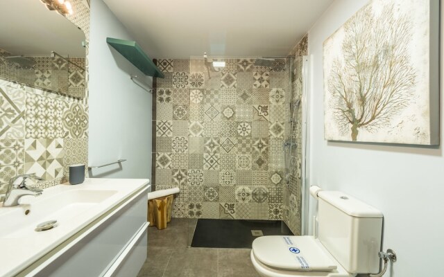 Penthouse Picasso Area