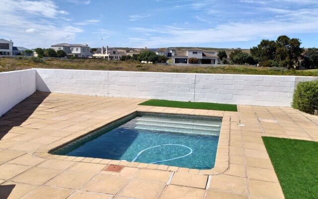 Casa Bella 6 Sleeper Langebaan