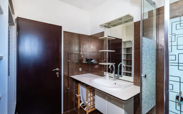Delightful Apartment in Radovin With Garden