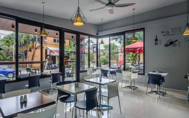 OYO 2854 COZY B&B Seminyak