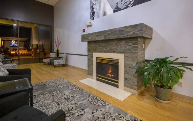 Clarion Hotel & Convention Center