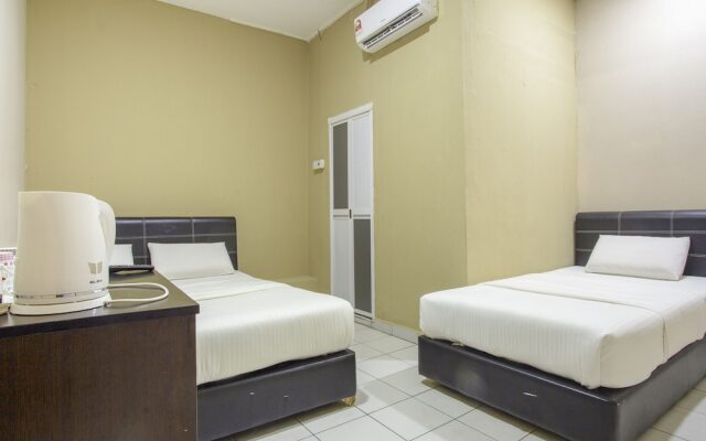 Lodge 37T by OYO Rooms