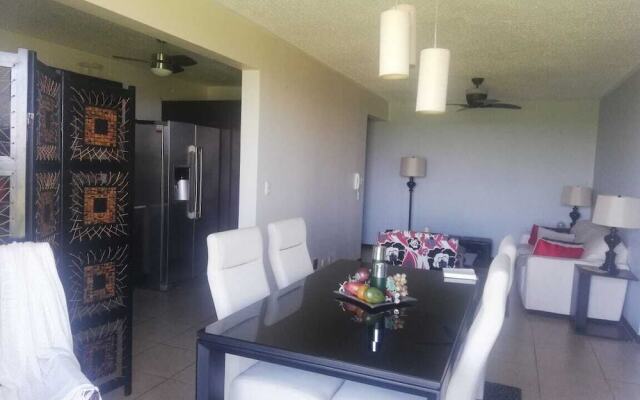 Apartment by airport on way to beach