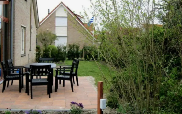 Nice Holiday Home With Courtyard