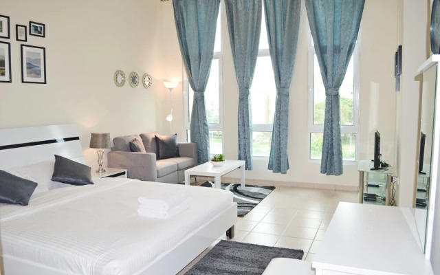 SND - Bright and Spacious Studio